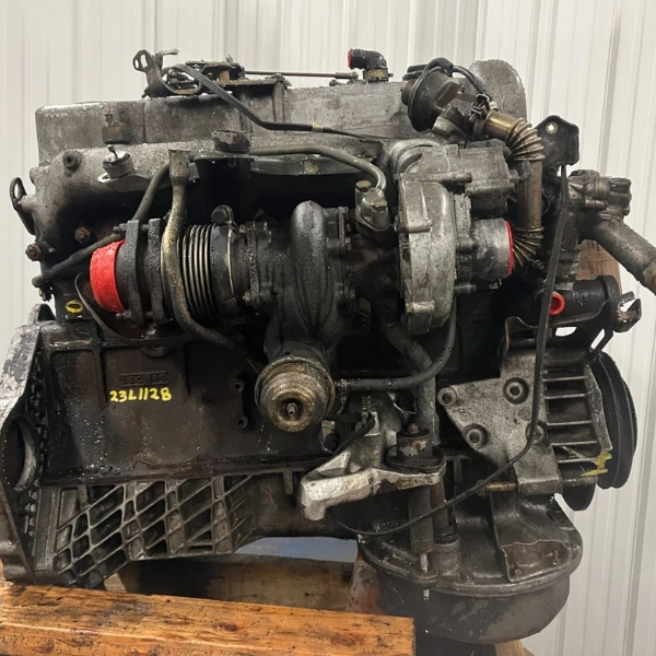 Mercedes 300D Engine for Sale - Image 4