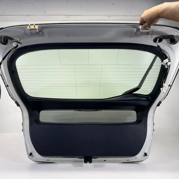 Toyota Prius Tailgate for Sale - Image 2